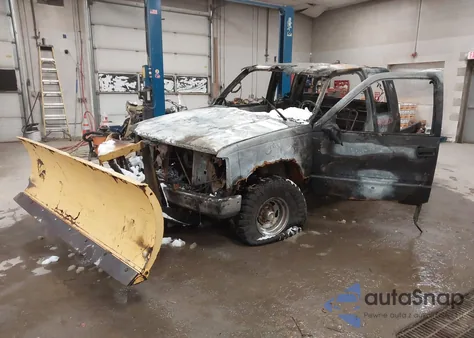 1996 GMC Sierra K1500 из США, поврежденный, VIN 1GTEK19M8TE526461